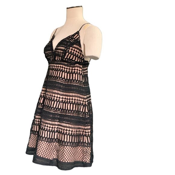 ASTR The Label Black Crochet Lace Sleeveless Strappy Back Dress Sz L #31M - Picture 6 of 10